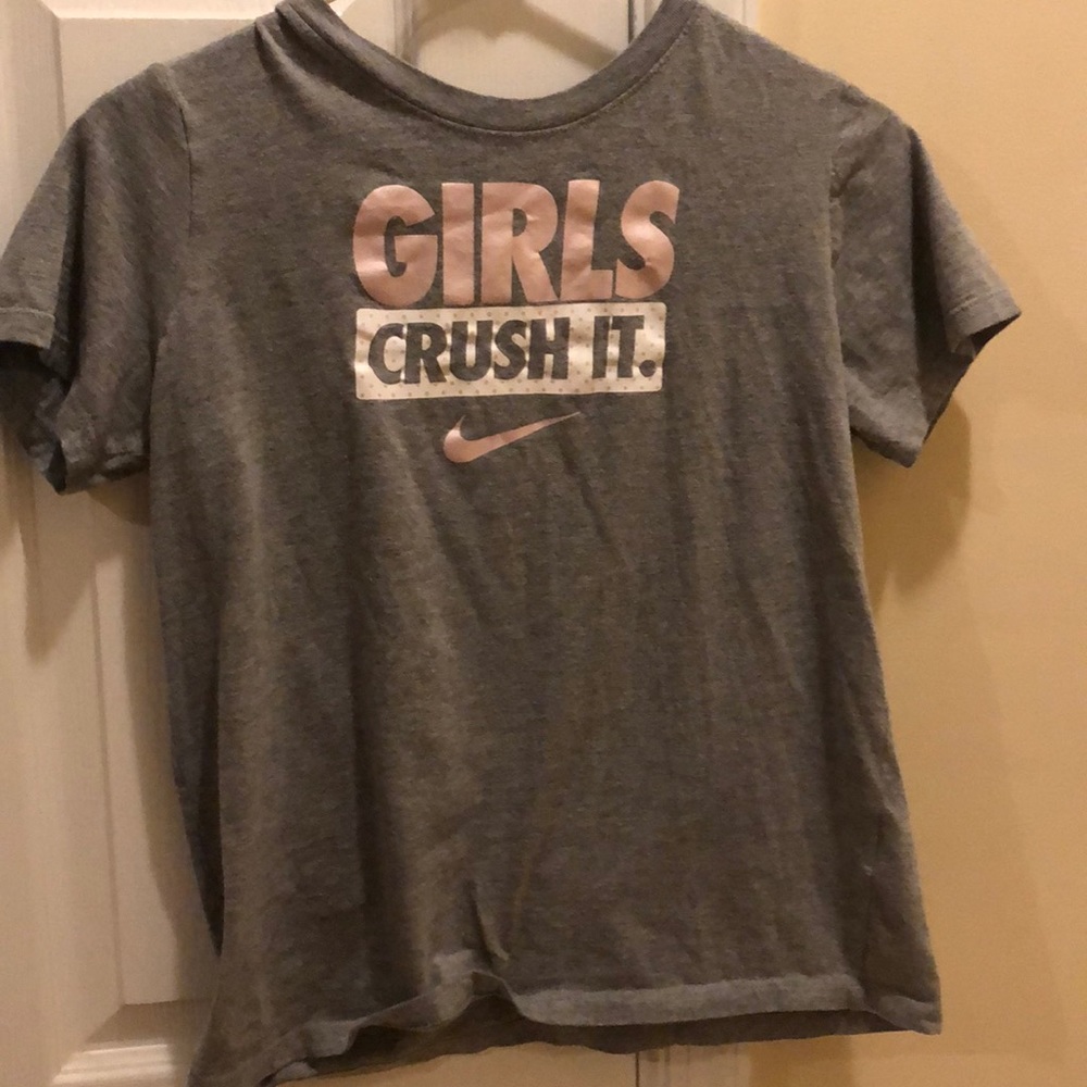 A gray shirt that says girls crush it on it